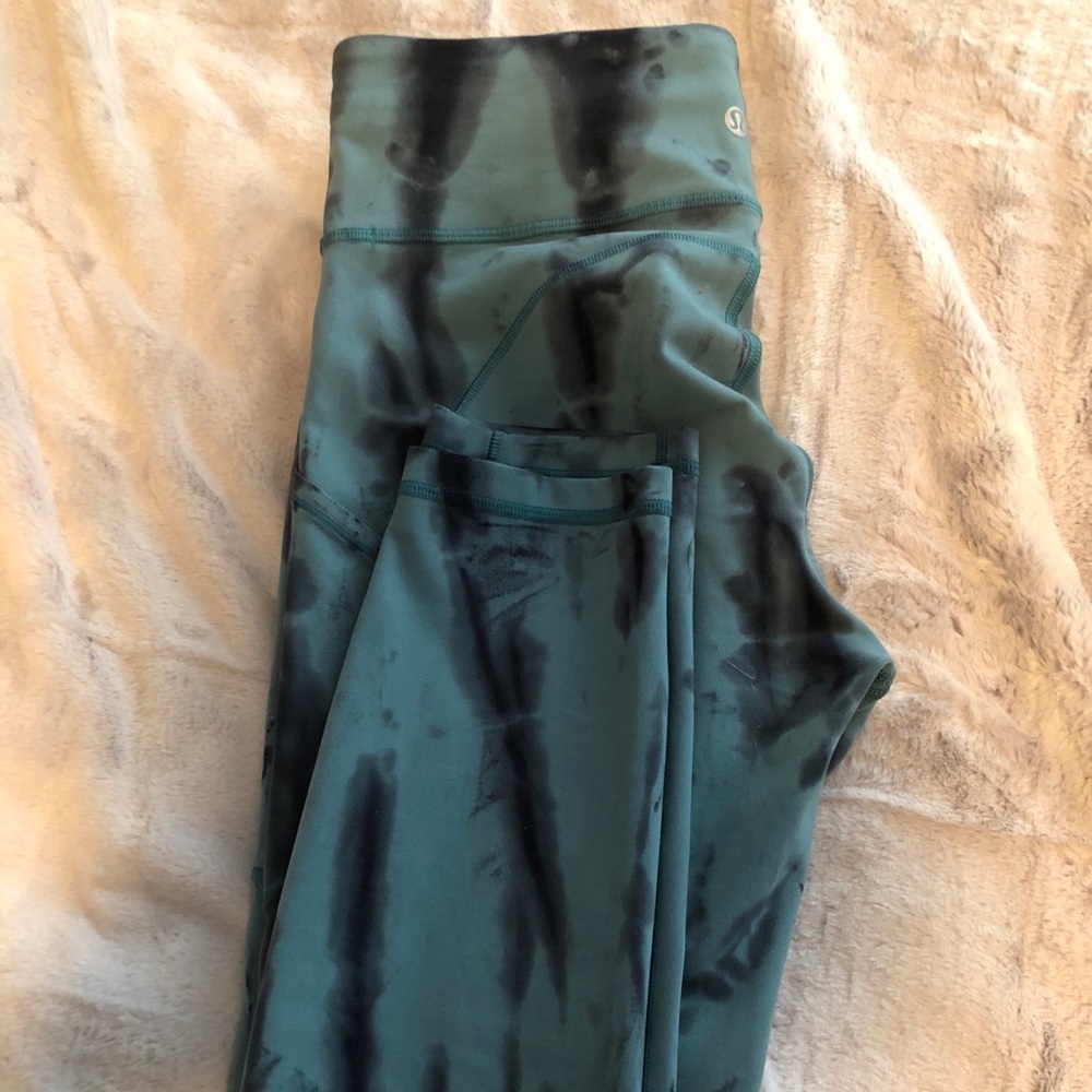 Lululemon Athletica Teal and Black Leggings